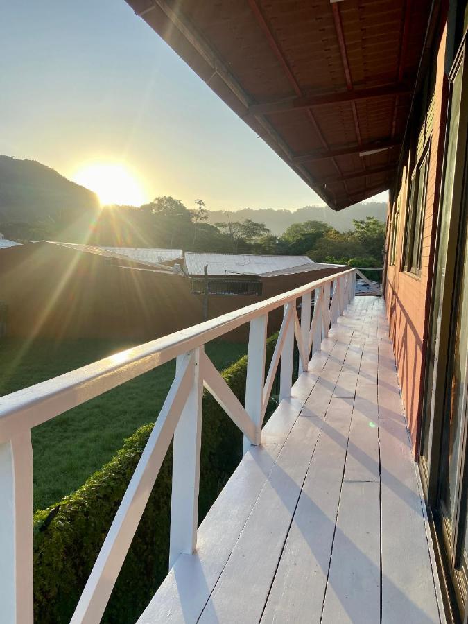 Hotel Adventure Lodge Хако Экстерьер фото